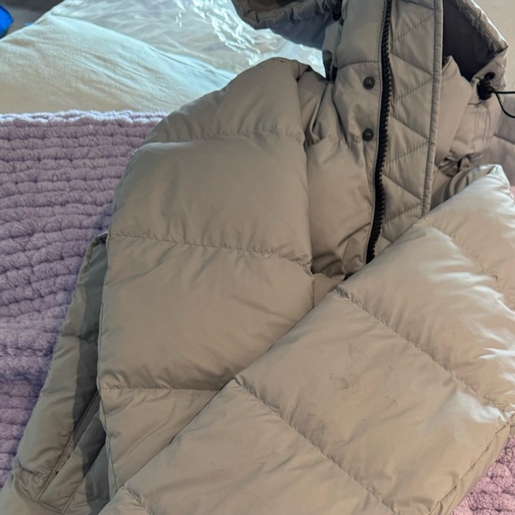 Aritzia Gray Puffer Jacket - Picture 16 of 16